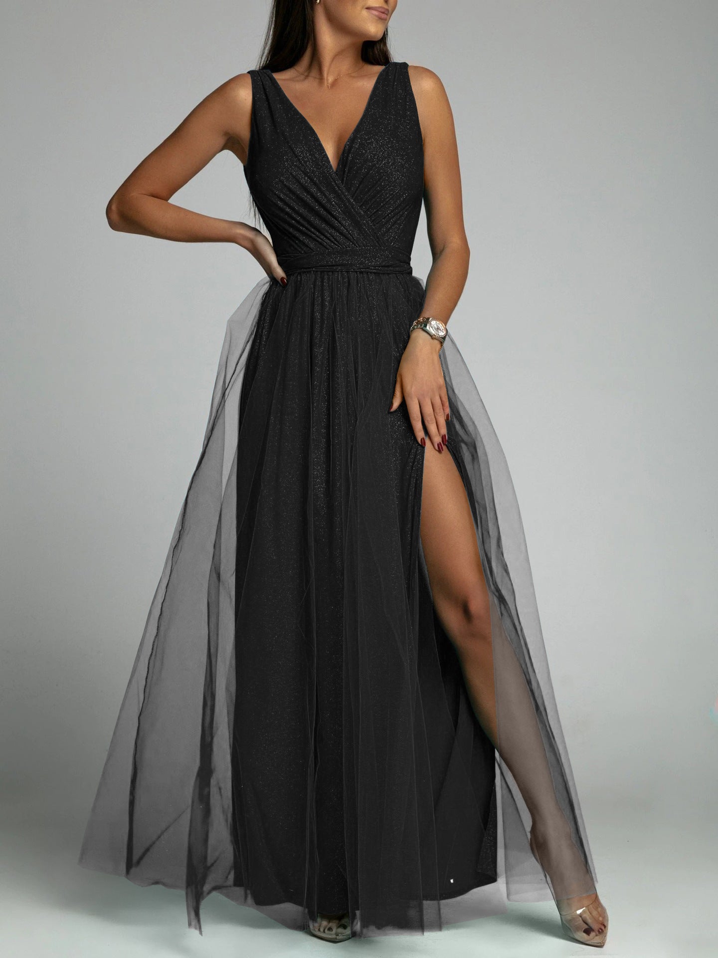 Robe mi-longue en maille à dos nu et décolleté plongeant