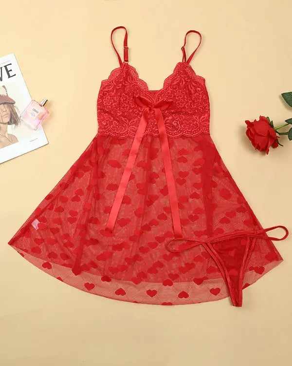 Rotes Babydoll-Set mit Häkelspitze und Herz-Print