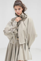 Doppellagige Kurzjacke mit Gürtel - Khaki