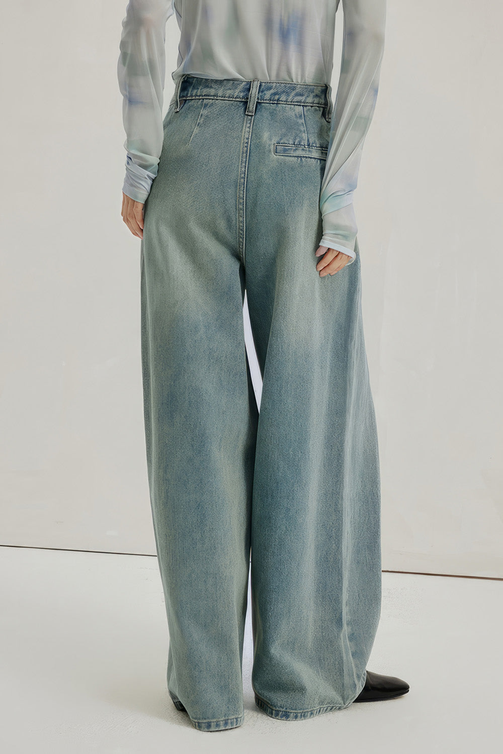 Pleated Wide Leg Jeans - Blue