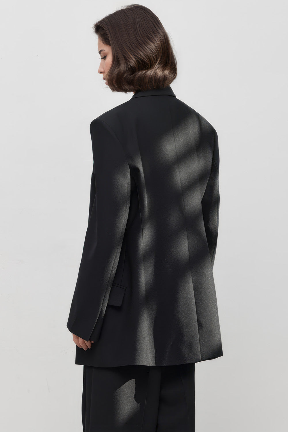 Oversize-Blazer mit Knopf am Kragen - Schwarz