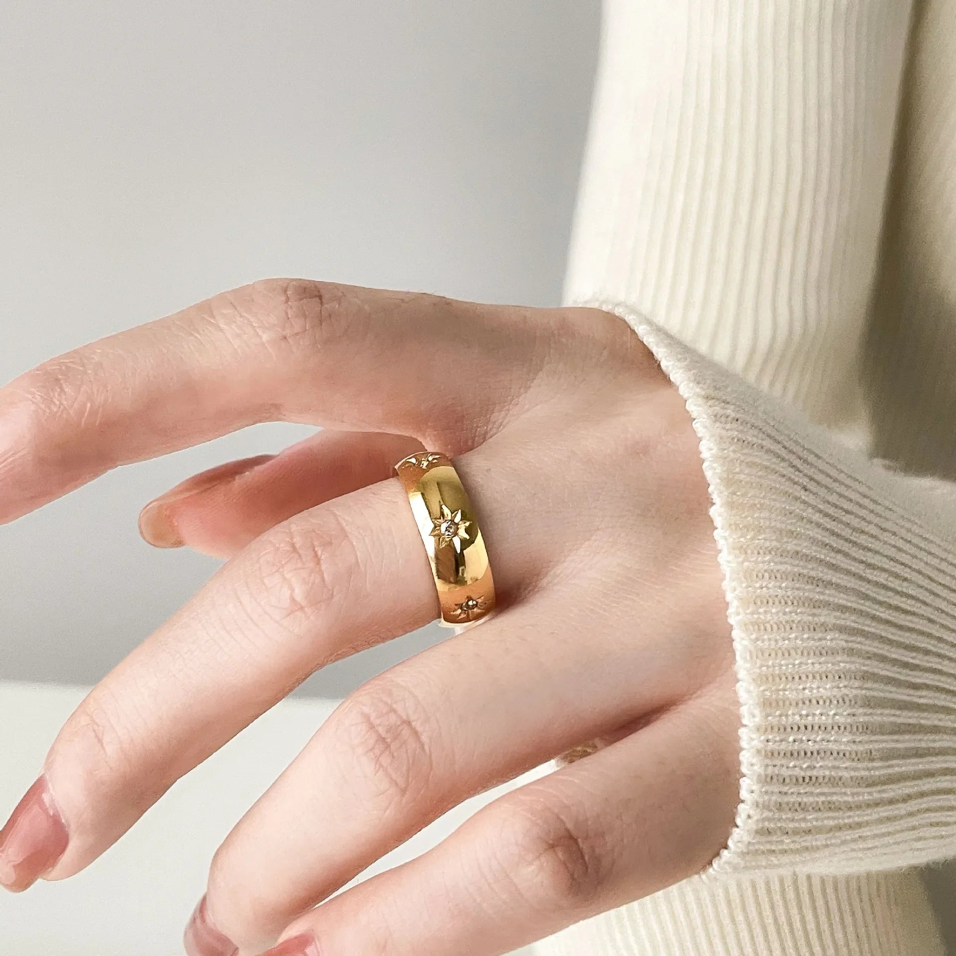 Petite Pearls Rings