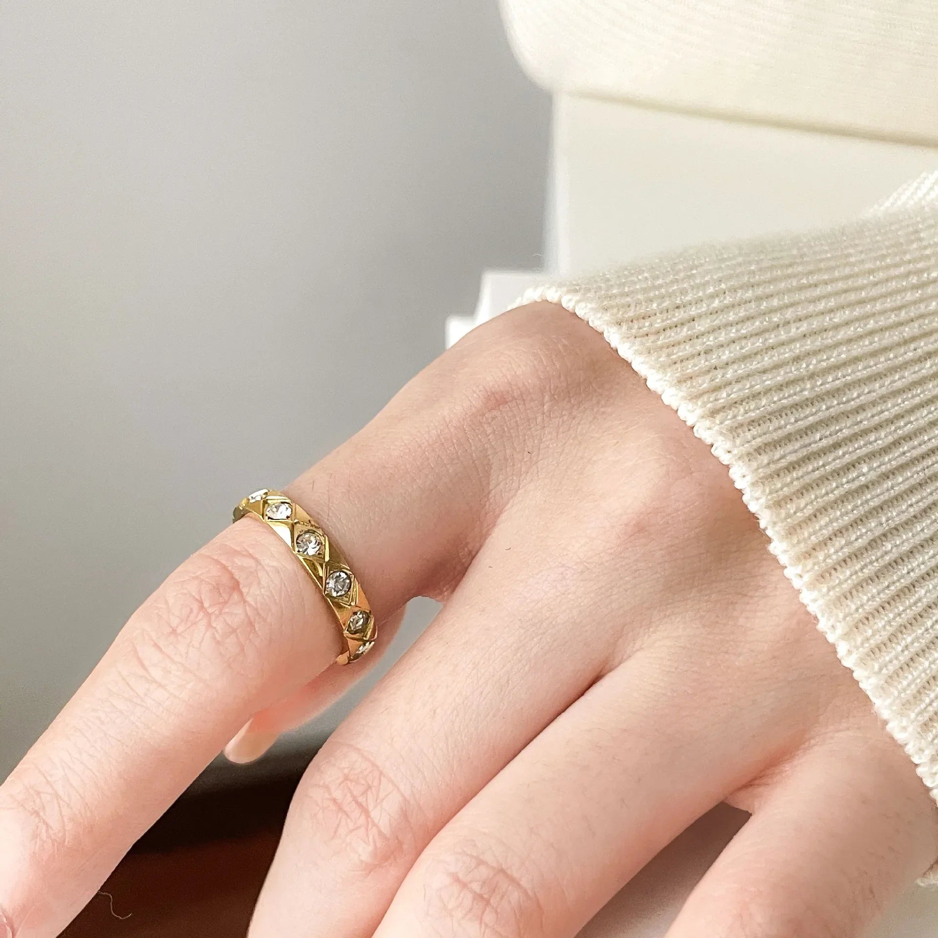 Petite Pearls Rings