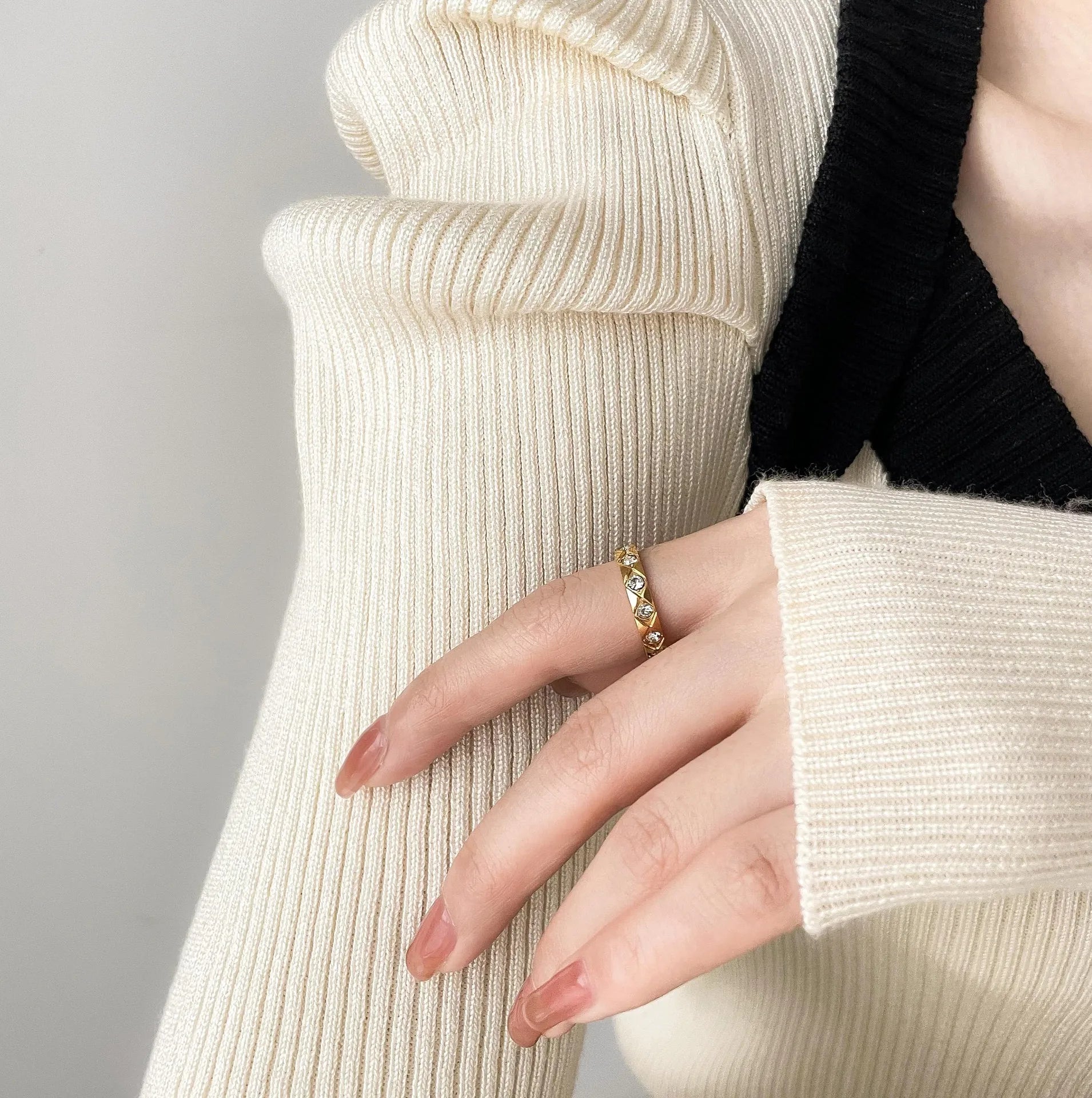 Petite Pearls Rings