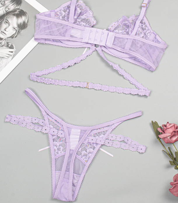 Dessous-Set mit Riemchen und floralem Muster aus transparenter Spitze