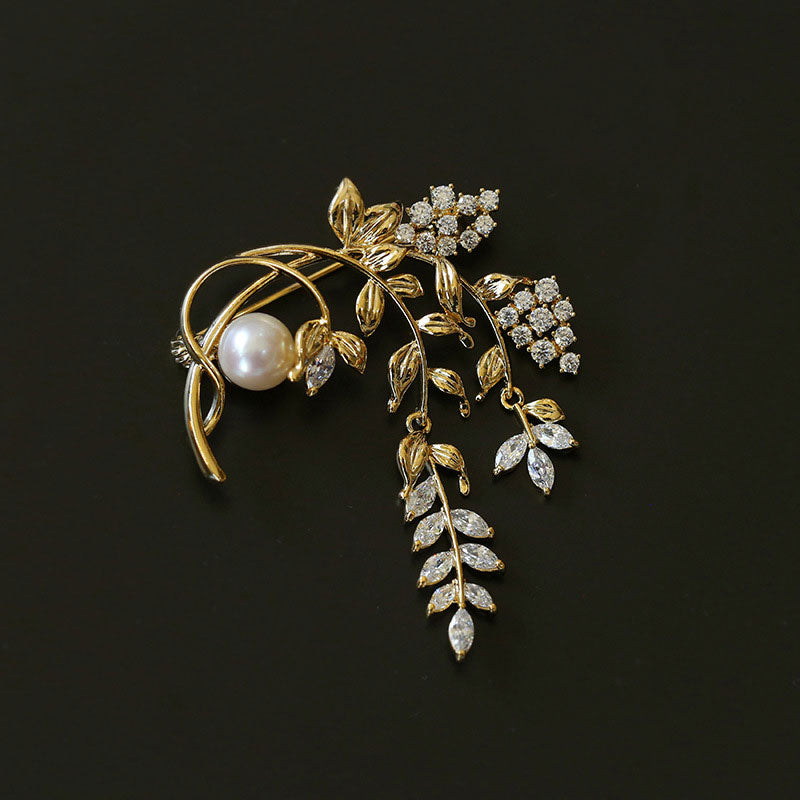 ART NOUVEAU 18K Gold Plated Cubic Zirconia Leaf Freshwater Pearl Brooch