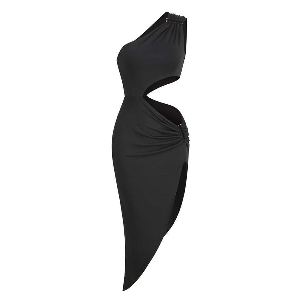 Asymmetrisches One-Shoulder-Cocktailkleid mit Cut-Out und Metalldekor, gerüschtem Schlitz und hohem Midi-Absatz