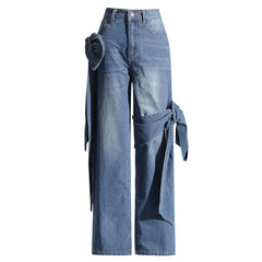 Asymmetrische Jeans mit hoher Taille und geradem Bein und Schleife