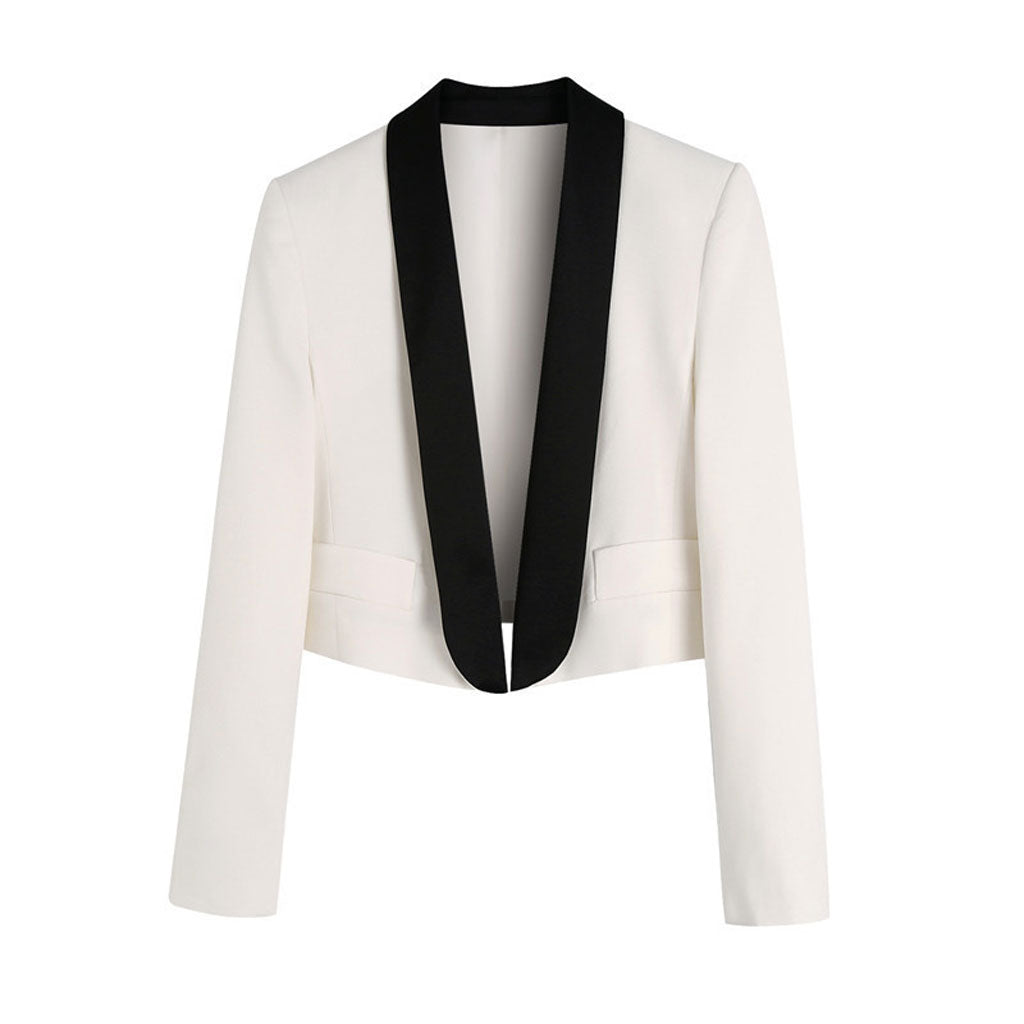 Blazer court chic à revers contrastés et col châle avec épaulettes - Blanc