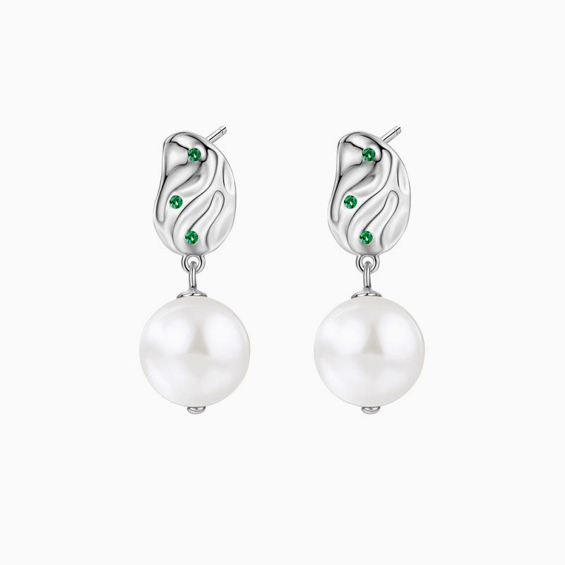 Boucles d'oreilles pendantes en perles baroques martelées en oxyde de zirconium cubique émeraude