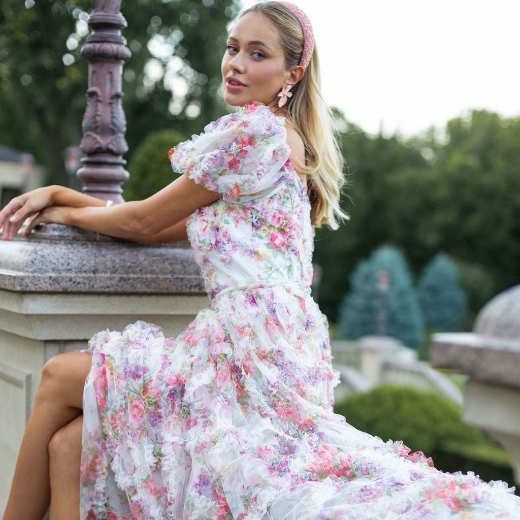 Robe longue à volants en tulle à fleurs style français avec col en cœur et manches bouffantes