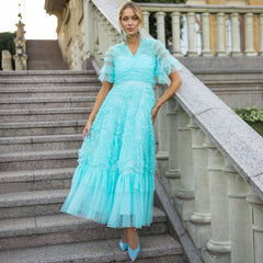 Robe longue en tulle à pois à volants et à manches courtes et col en V de style français