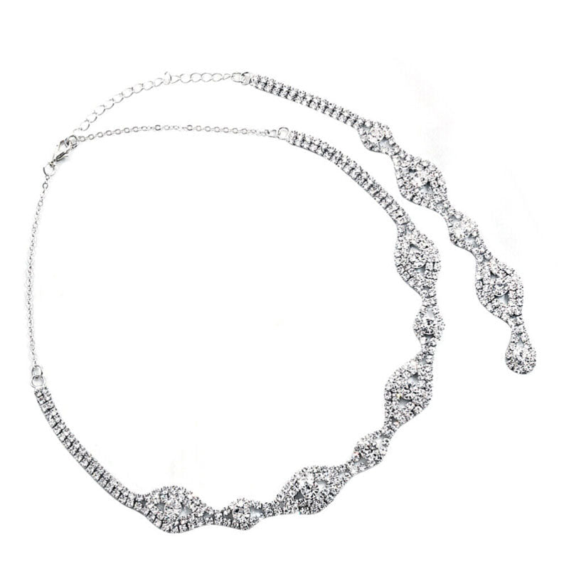 Collier de mariée gracieux orné de strass - Argent