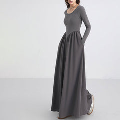 Robe longue grise avec taille en V