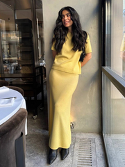 Minimalist knitted short-sleeved skirt set