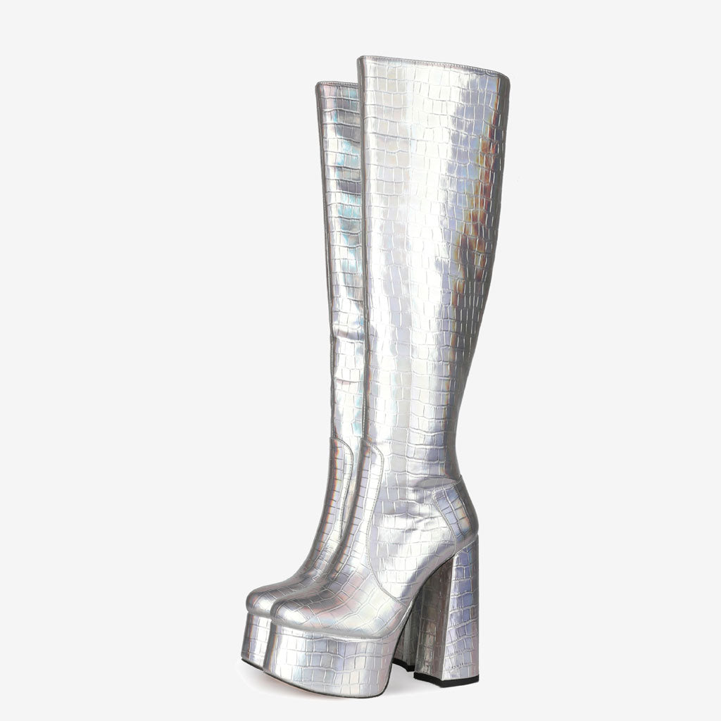 Kniehohe Plateaustiefel mit Blockabsatz in Metallic-Krokodil-Optik - Silber