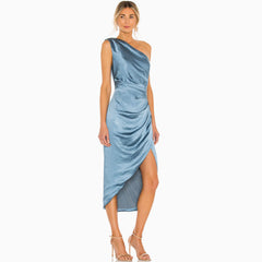 Robe de cocktail mi-longue en satin soyeux à une épaule et à fronces - Bleu