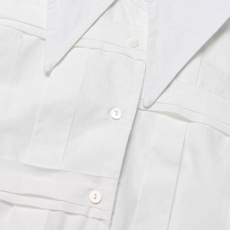 Stilvolles Button-Down-Hemd mit geflochtenem Detail und spitzem Kragen