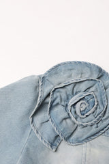 Kurze Jeansjacke mit Blumen - Blau