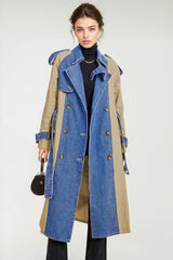 Zweireihiger Trenchcoat mit Denim-Einsätzen - Braun