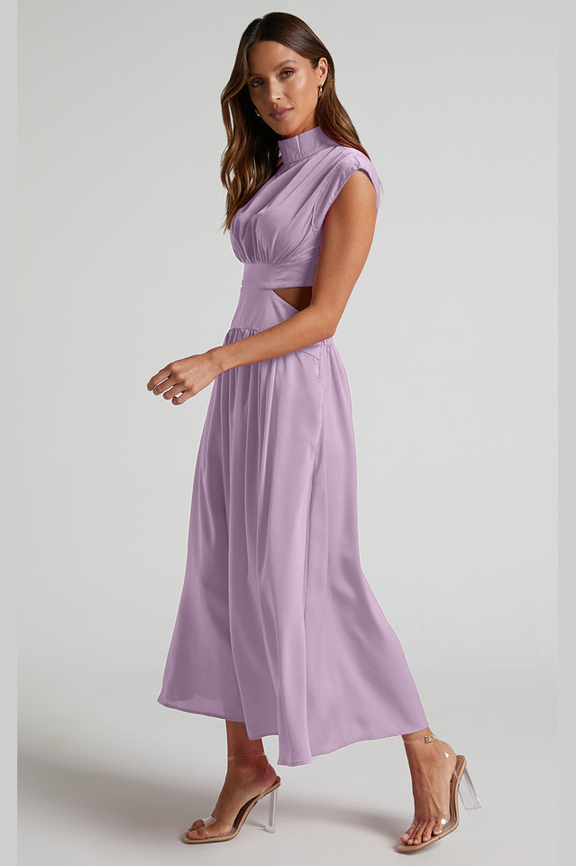 Robe mi-longue à taille découpée