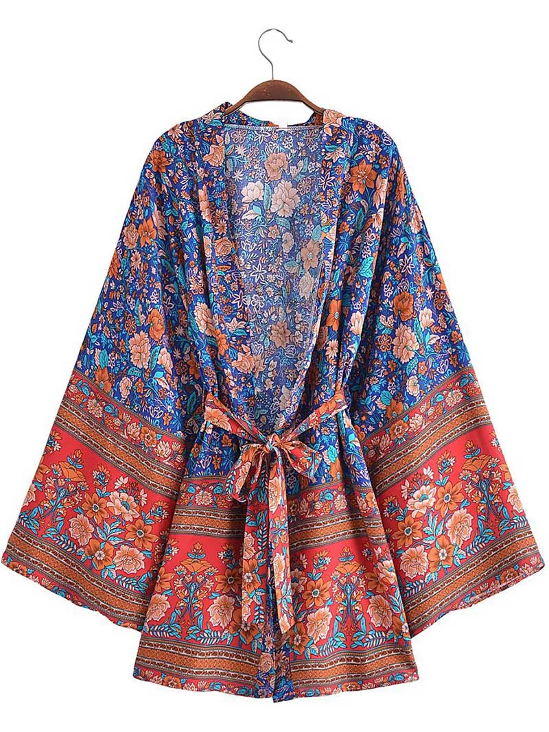 Kimono court à imprimé floral bleu, rose et blanc