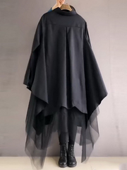 Stilvolles, lockeres, schlichtes Kleid mit mittellangem Rock aus Baumwolle