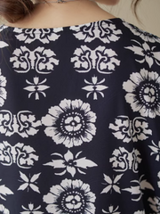 Crazy Love – Kaftankleid mit Alphabet-Blumenmuster