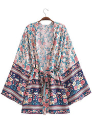 Kimono court à imprimé floral bleu, rose et blanc