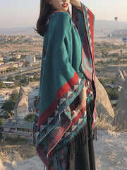 Strickjacke im Ethno-Stil mit offenem Schalkragen