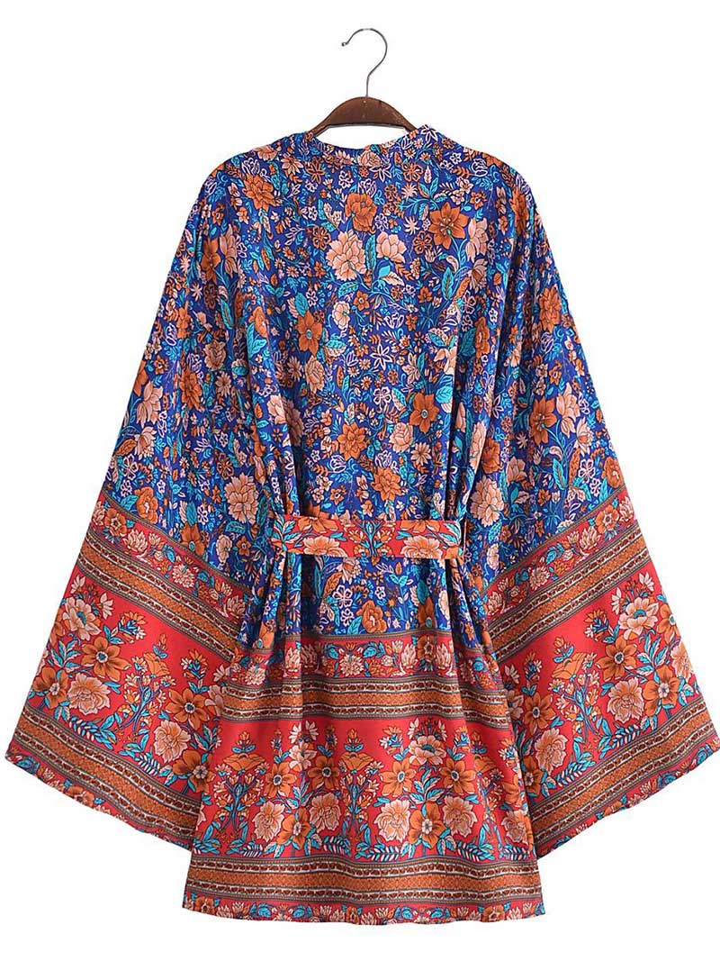 Kimono court à imprimé floral bleu, rose et blanc