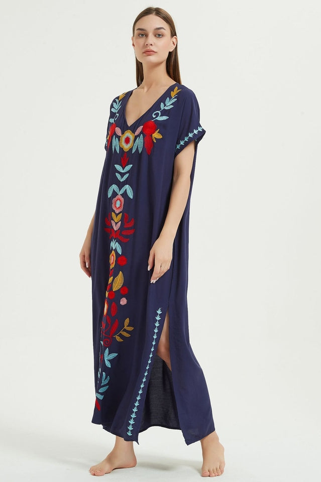 Kleid mit Schlitz im Boho-Print