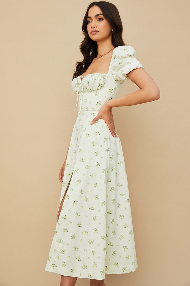 Robe mi-longue bohème à manches bouffantes et à fleurs