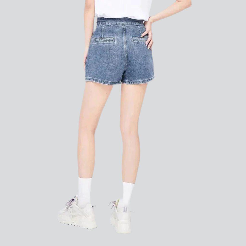 Short femme avec ceinture en jean