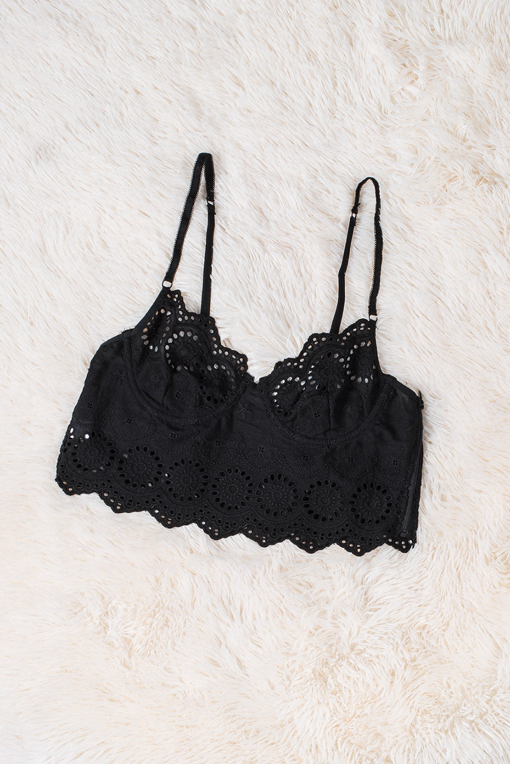 Soutien-gorge ajustable en dentelle ajourée