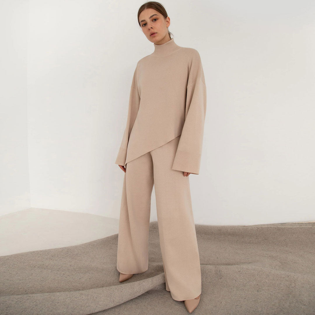 Asymmetrischer Pullover mit hohem Halsausschnitt und Glockenärmeln, Hose mit weitem Bein und passendem Set - Aprikose