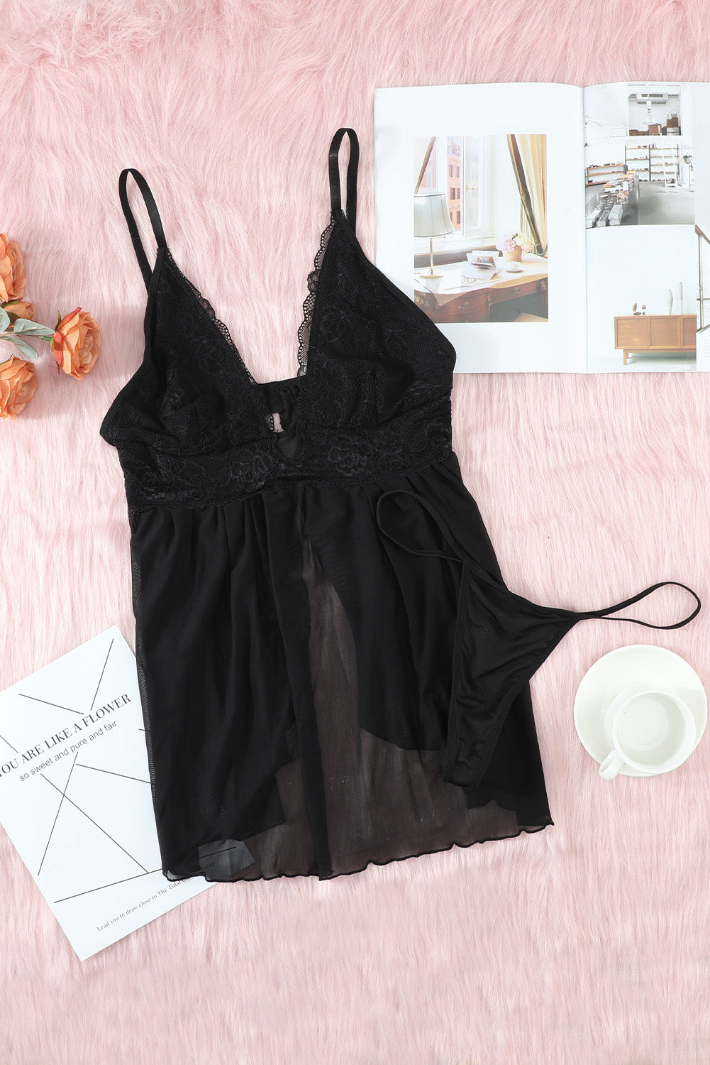 Schwarzes Babydoll-Set mit Spitzenkörbchen und Tüll