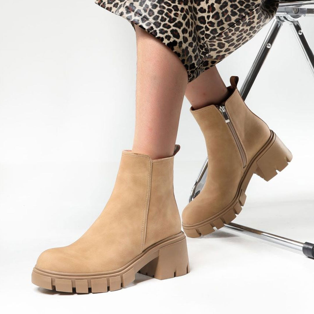 Chelsea-Stiefeletten aus Kunstleder mit Profilsohle und Blockabsatz - Khaki