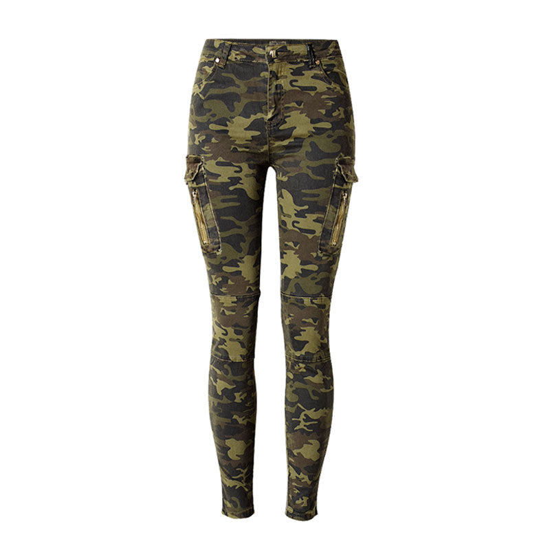 Klassische Skinny Jeans mit aufgesetzten Taschen und mittlerer Taille im Camouflage-Print - Grün