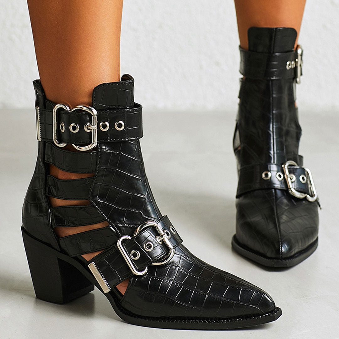 Ankle Boots mit Krokodilprägung, Cut-out-Besatz, metallischer Schnalle und Blockabsatz - Schwarz