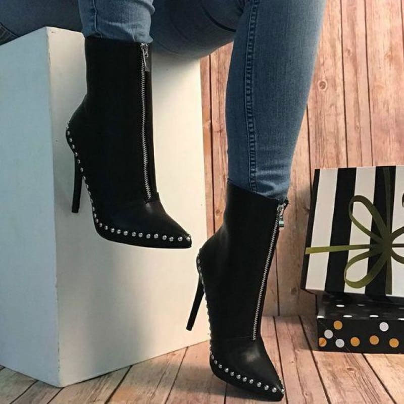 Moderne Ankle Boots mit spitzer Zehenpartie und Reißverschluss vorne, Perlenbesatz - Schwarz