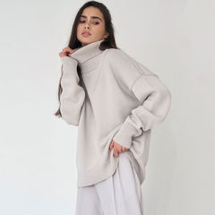 Oversize-Rollkragenpullover mit Rippenmuster und hohen, niedrigen Ärmeln - Grau