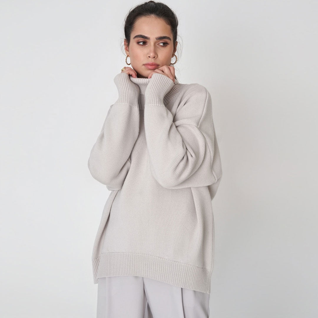 Oversize-Rollkragenpullover mit Rippenmuster und hohen, niedrigen Ärmeln - Grau