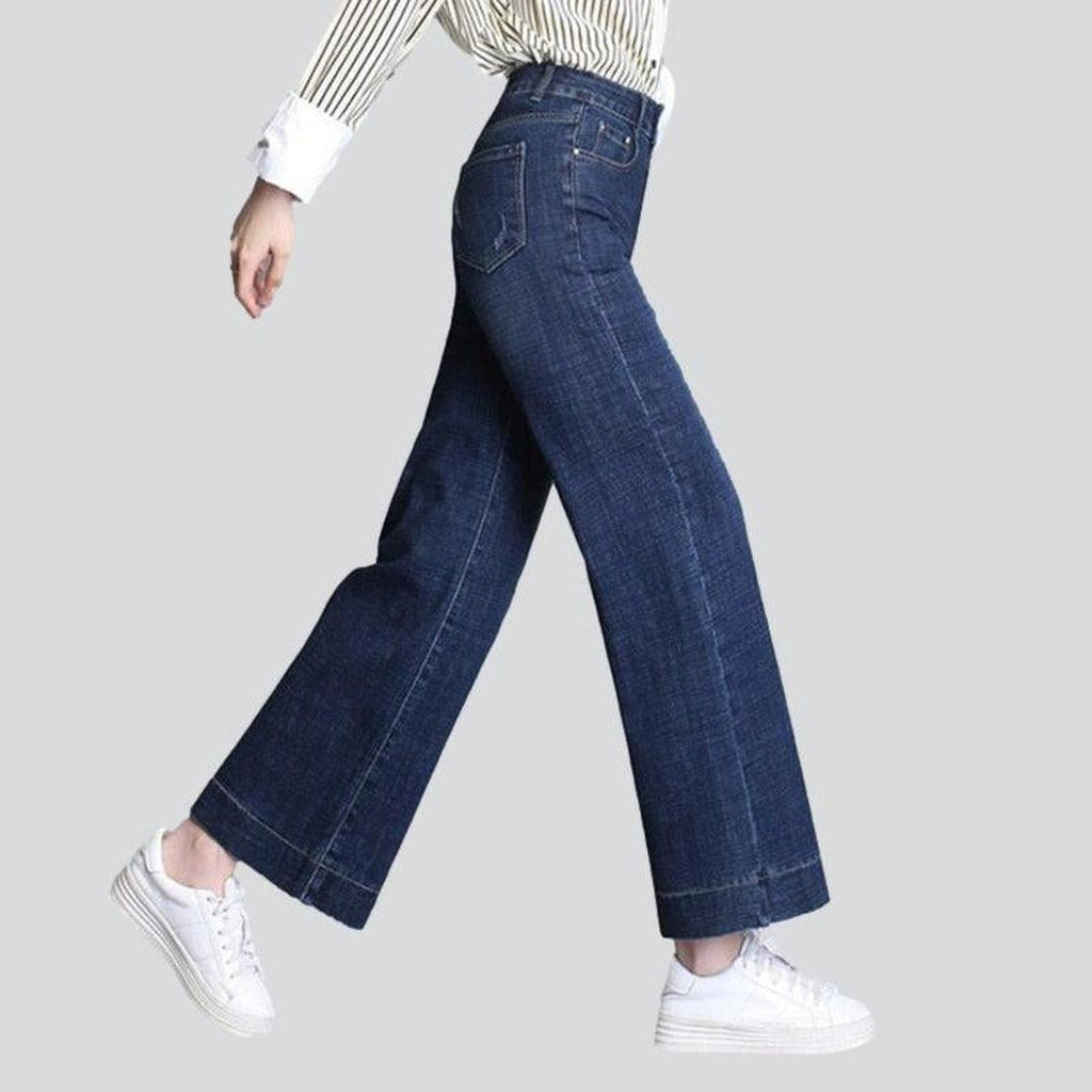 Stilvolle Damenjeans mit weitem Bein