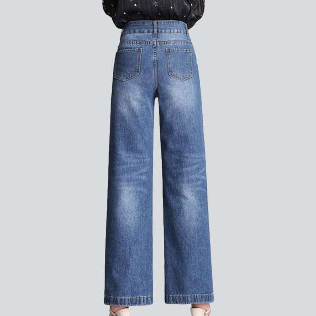 Stilvolle Damenjeans mit weitem Bein