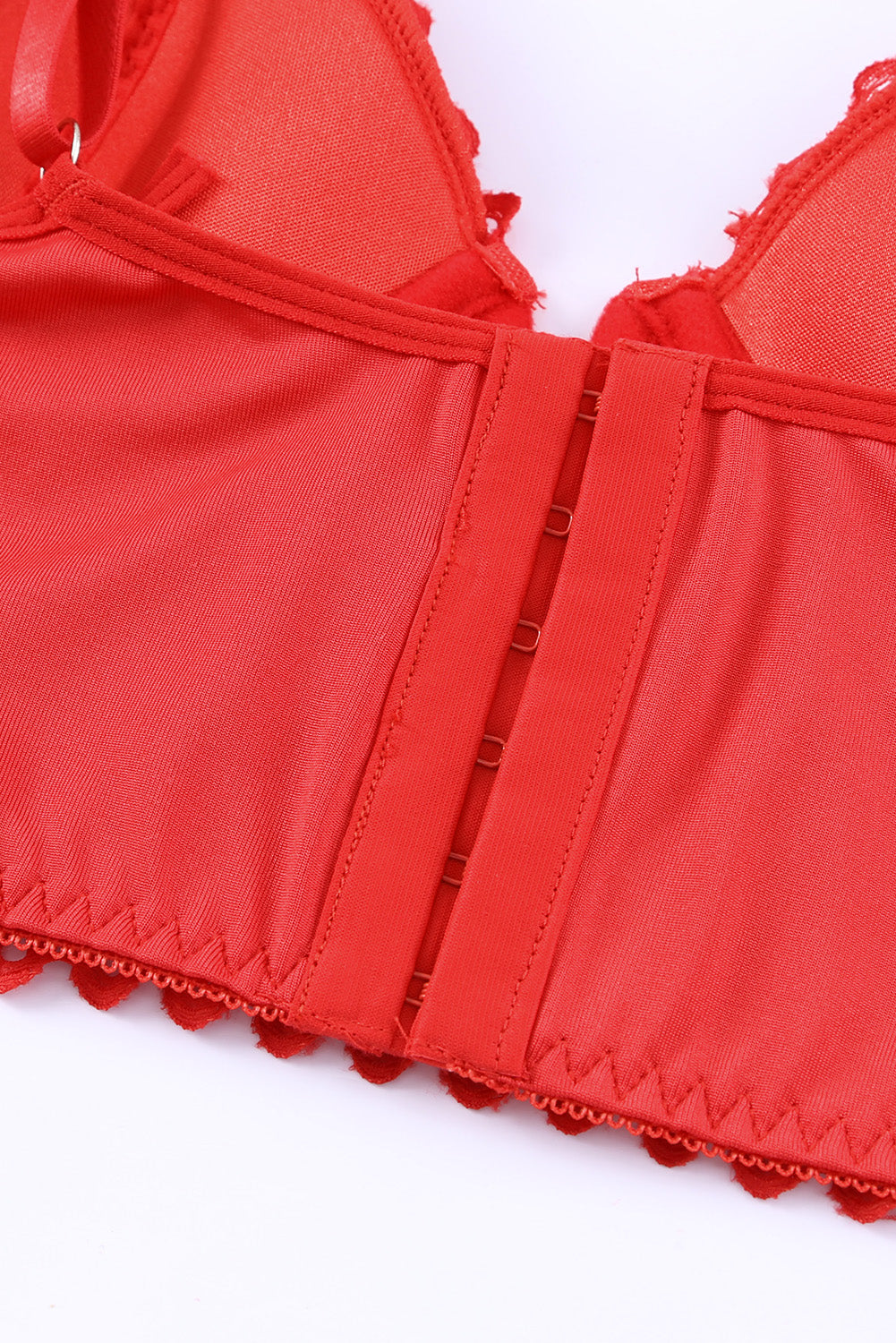 Rotes 3-teiliges Dessous-Set mit Netzstoff und Herzmuster