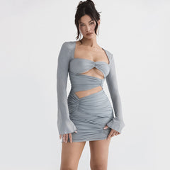 Robe courte moulante à manches longues et découpes froncées - Gris