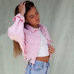 Street – Langärmlige, ausgefranste Jeansjacke mit Knopfleiste - Pink