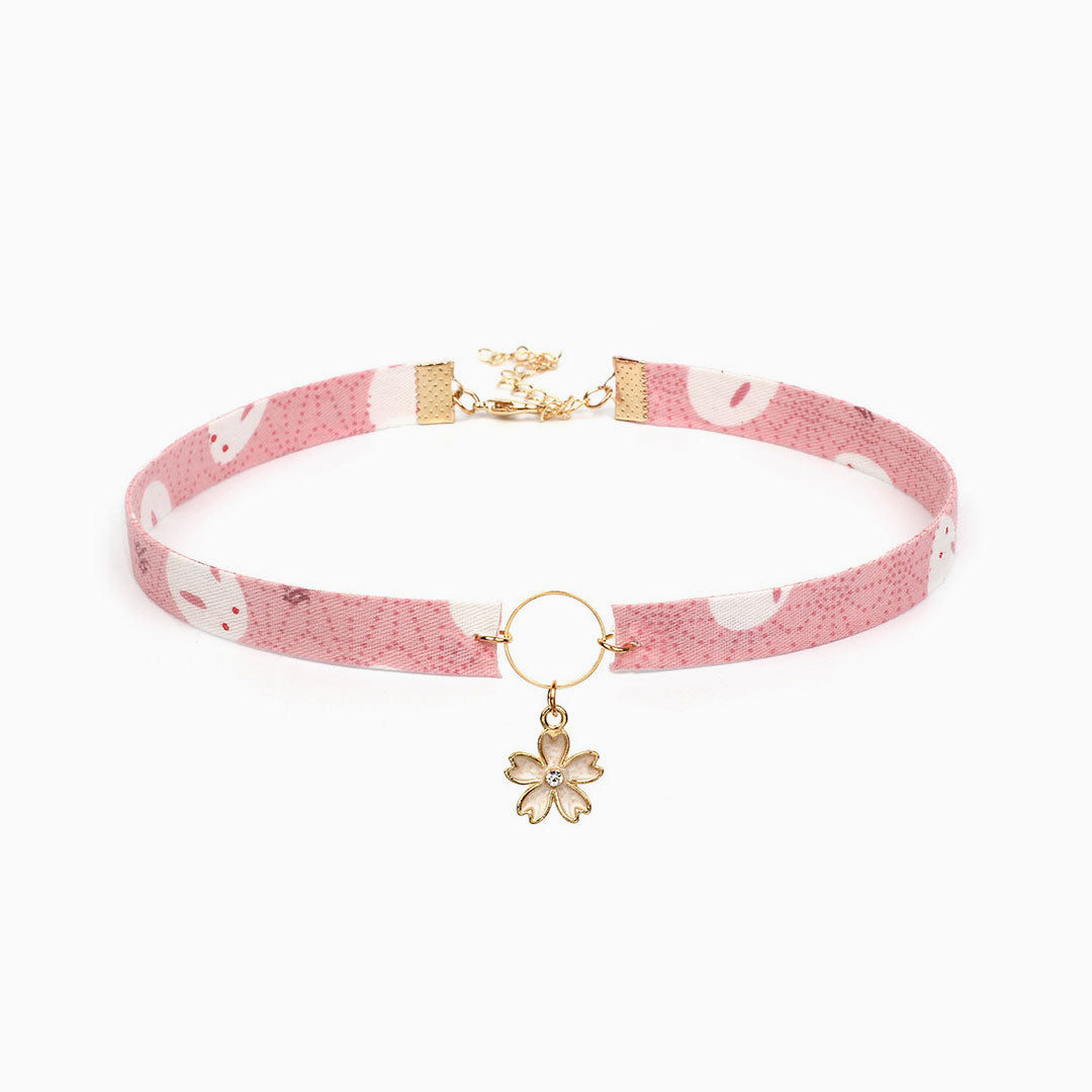 Choker Halskette mit Blumenanhänger im Ethno-Stil - Rosa